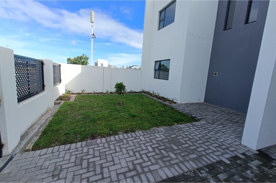 To Let 3 Bedroom Property for Rent in Sandown Western Cape